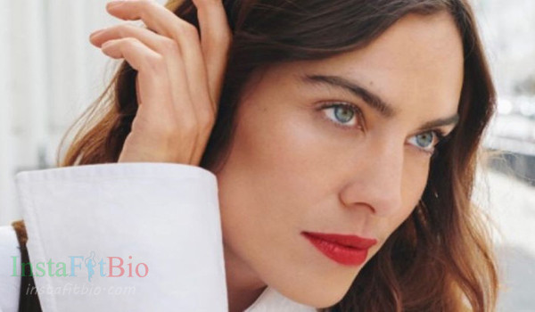Alexa Chung #InstaFitBio