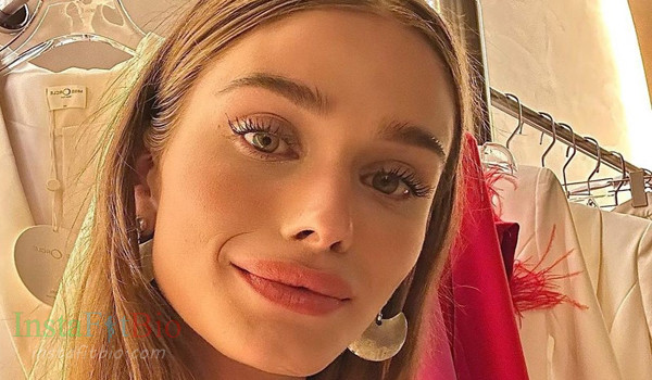 Aubrie Williams #InstaFitBio