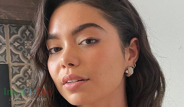 Auli’i Cravalho #InstaFitBio