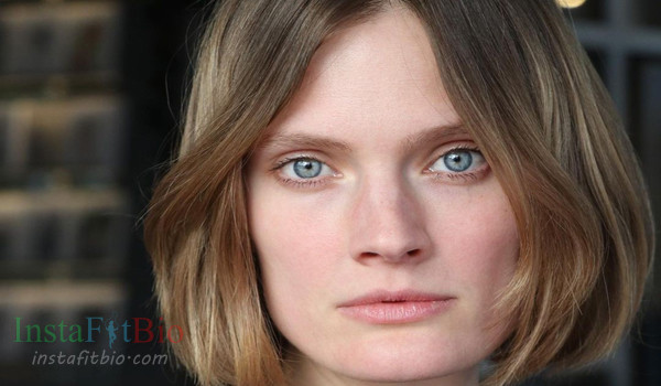 Constance Jablonski #InstaFitBio