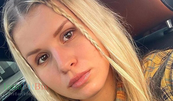 Jana Fett #InstaFitBio