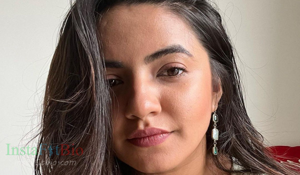 Meera Deosthale #InstaFitBio
