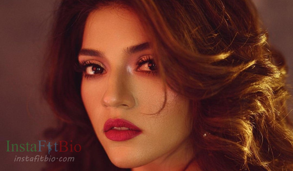 Mehreen Pirzada #InstaFitBio