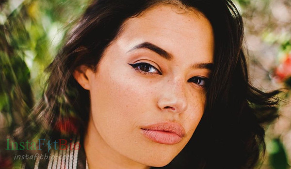 Chloe Suazo Bridges Devine #InstaFitBio