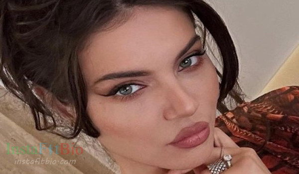 Cristina Ich #InstaFitBio