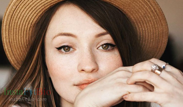 Emily Browning #InstaFitBio