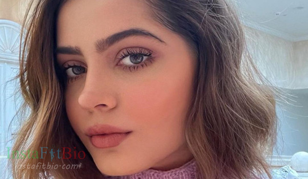 Emmy Perry #InstaFitBio