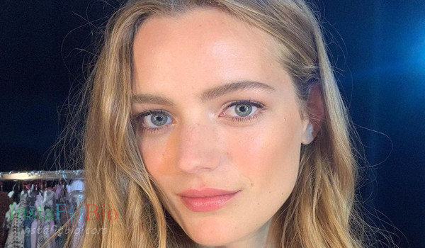 Esther Heesch #InstaFItBio