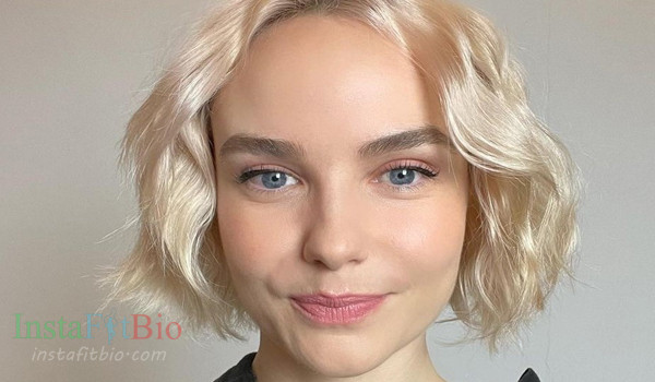 Joanna Vanderham #InstaFitBio