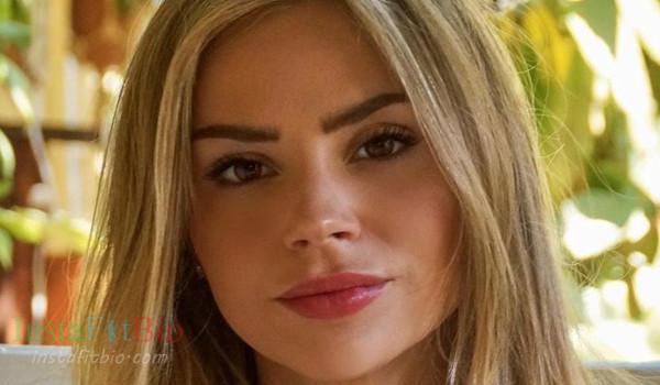 Karissa Lee Staples #InstaFitBio