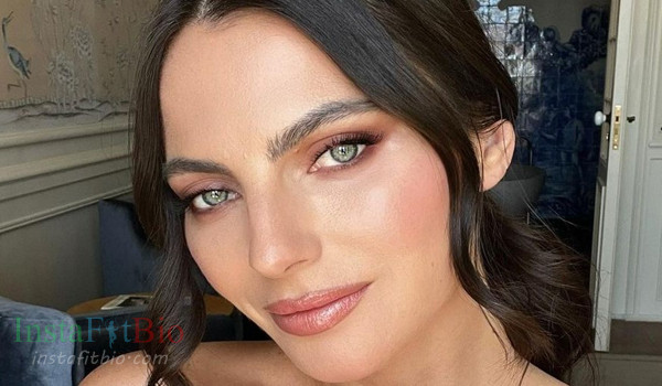 Kelly Piquet #InstaFitBio