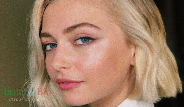 Sophie Simnett #InstaFitBio