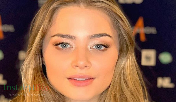 Stefania Liberakakis #InstaFitBio