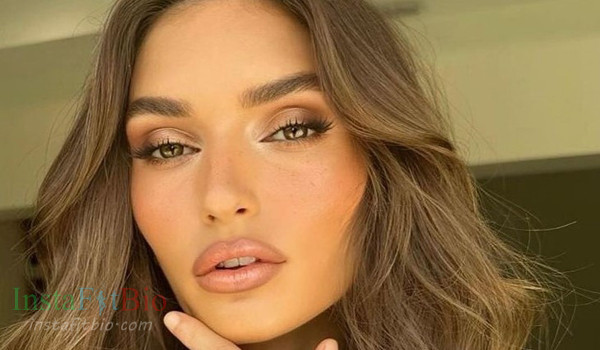 Debbie St Pierre #InstaFitBio