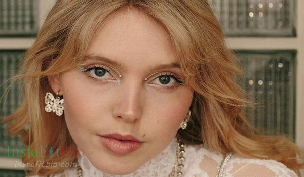 Lina Larissa Strahl #InstaFitBio