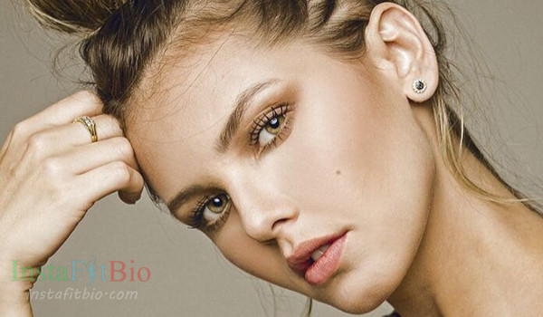 Louise D'Tuani #InstaFitBio