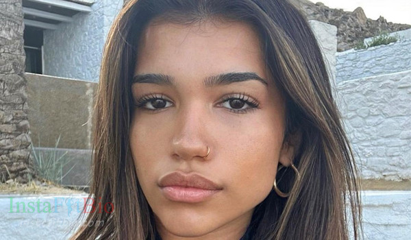 Azra Mian #InstaFItBio