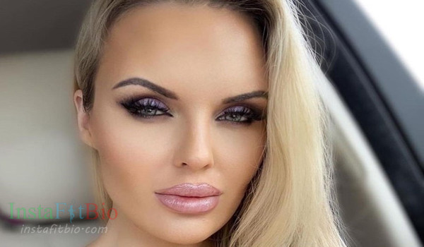 Cristina Fox #InstaFitBio