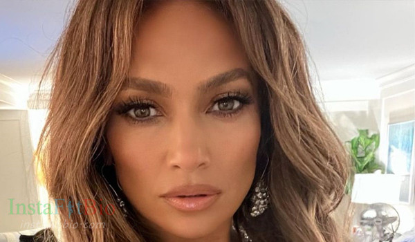 Jennifer Lopez #InstaFitBio