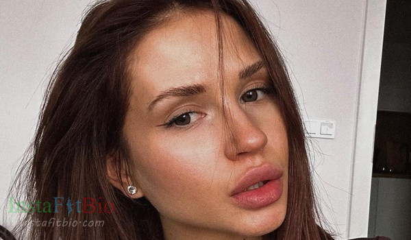 Julia Kuczynska #InstaFitBio