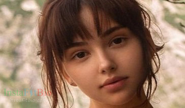 Moncheri Valerie #InstaFitBio