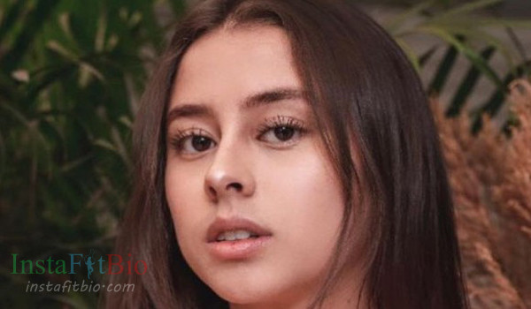 Alexandra Mora #InstaFitBio