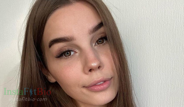 Fox Alina #InstaFitBio