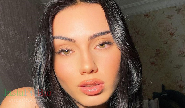 Sude Durmus #InstaFitBio