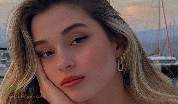 Esra Kochan #InstaFitBio