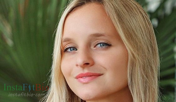 Sam Schnur #InstaFitBio