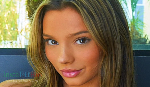 Sydney Smith #InstaFitBio