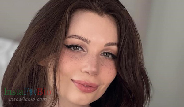 Lesya Moon #InstaFitBio