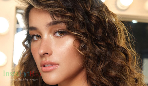 Liza Soberano #InstaFitBio