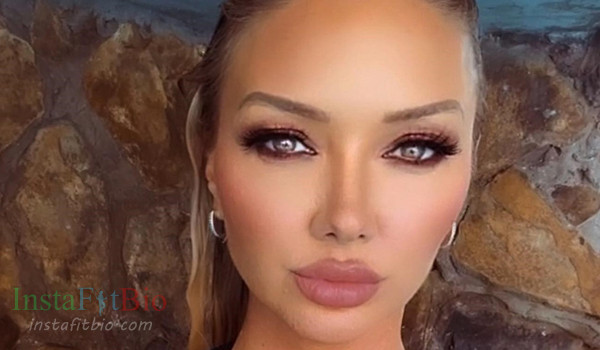 Molly Moffat #InstaFitBio