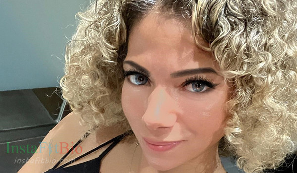 Rachel Arnaux #InstaFitBio