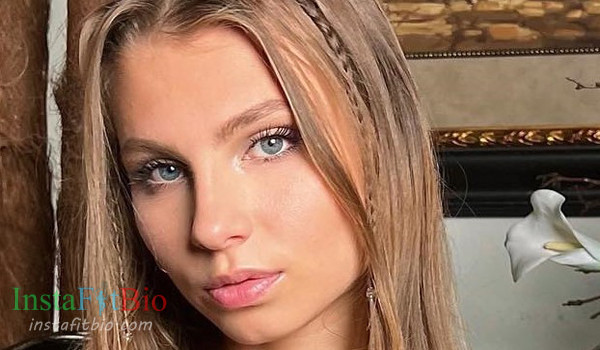 KJane Caron #InstaFitBio