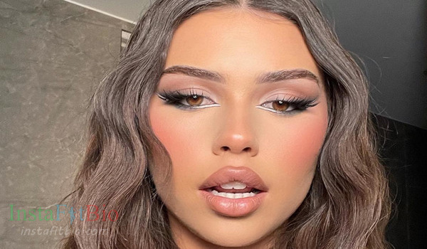 Leah Halton #InstaFitBio