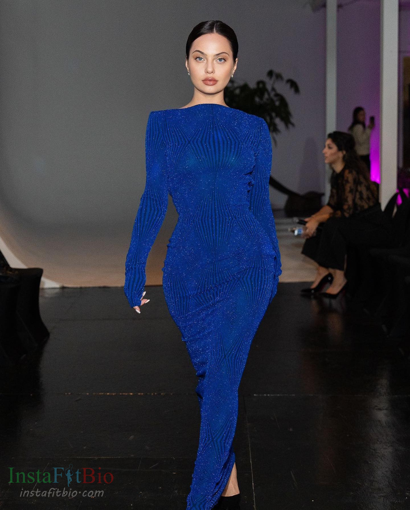 Regina-Kova-Wallpapers-InstaFitBio-1 Regina Kova