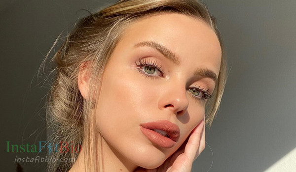 Taylor Heartlie #InstaFitBio