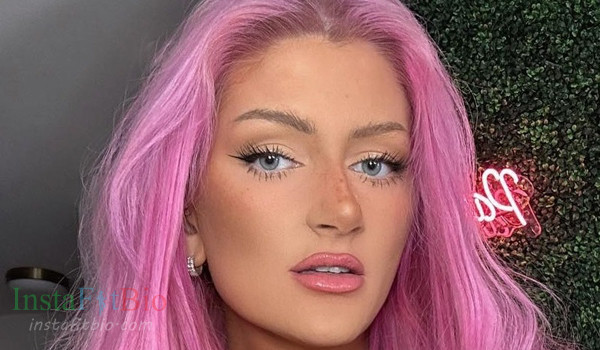 Emmy Bre #InstaFitBio