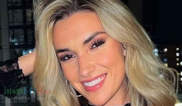 Kayla Simmons #InstaFitBio